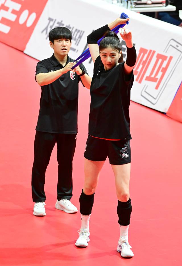 경기 전 훈련하고 있는 박혜민 / KOVO(한국배구연맹)