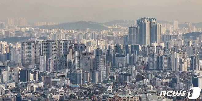 서울 남산에서 바라본 아파트 단지 모습. 2023.11.9/뉴스1 ⓒ News1 이재명 기자