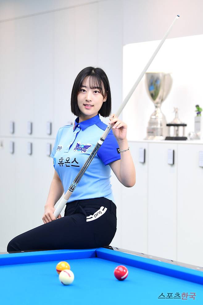 프로당구 선수 장가연이 스포츠한국과의 인터뷰에서 포즈를 취하고 있다. ⓒ이혜영 기자 lhy@hankooki.com