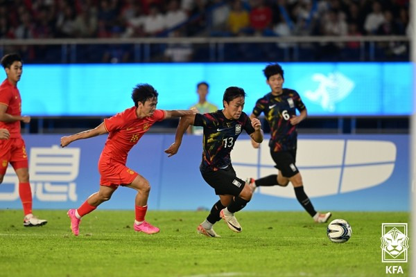 고영준(오른쪽, 당시 한국 아시안게임 남자 축구 대표팀). 대한축구협회 제공