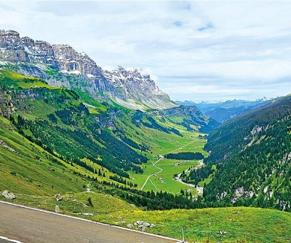 클라우젠패스 전경.