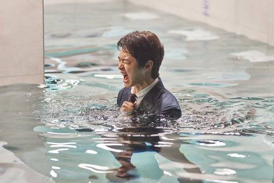 '정신병동에도 아침이 와요'의 한 장면. 숨이 쉬어지지 않을 정도, 물에 빠져 질식사 하는 느낌의 공황장애를 시각화 했다. 사진 넷플릭스