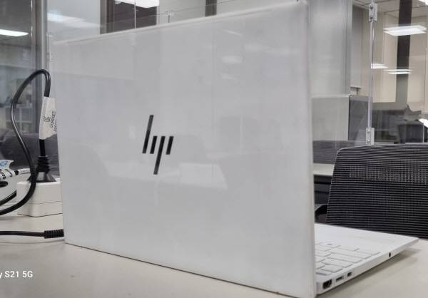 HP 파빌리온 에어로 13. 정옥재 기자