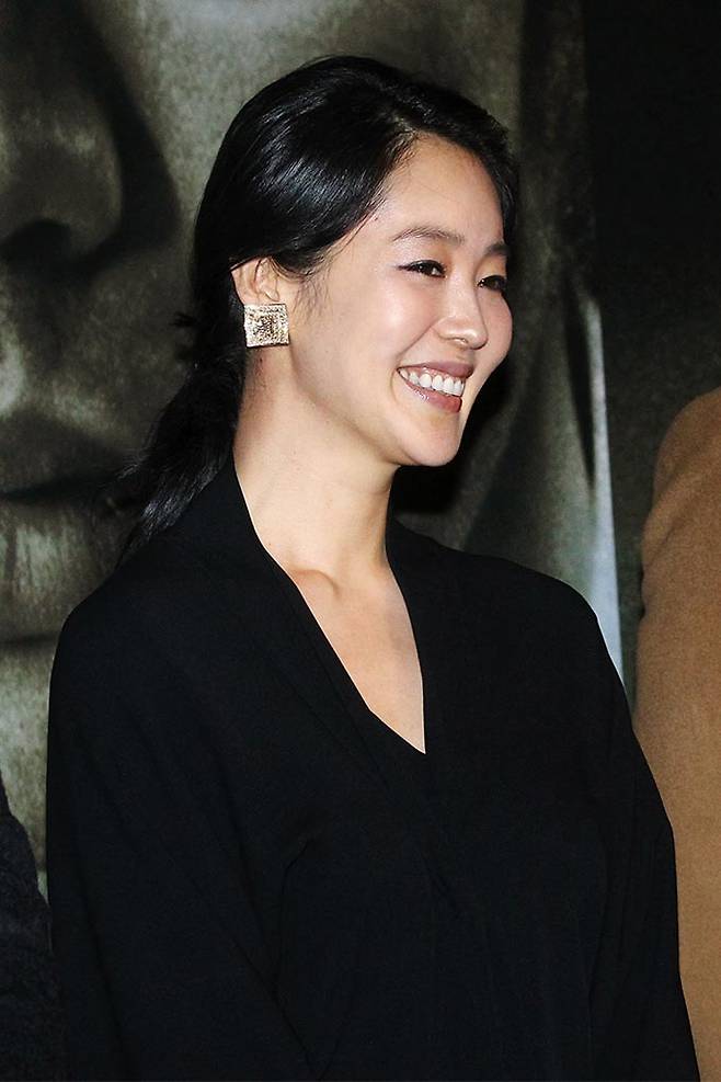 배우 황수정이 2010년 11월 23일 진행된 영화 '여의도' 언론시사회에 참석한 모습./사진=머니투데이 DB