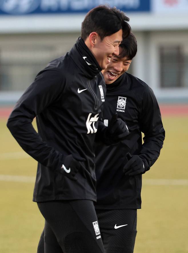 ▲ 축구대표팀에서 재회한 손흥민과 황희찬. ⓒ연합뉴스