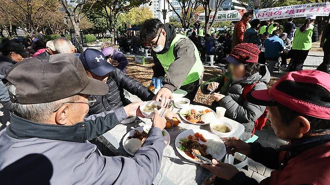 송봉근 기자