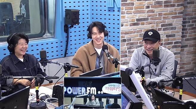 왼쪽부터 이정은 유연석 이성민 (사진=SBS 파워FM ‘최화정의 파워타임’ 캡처)