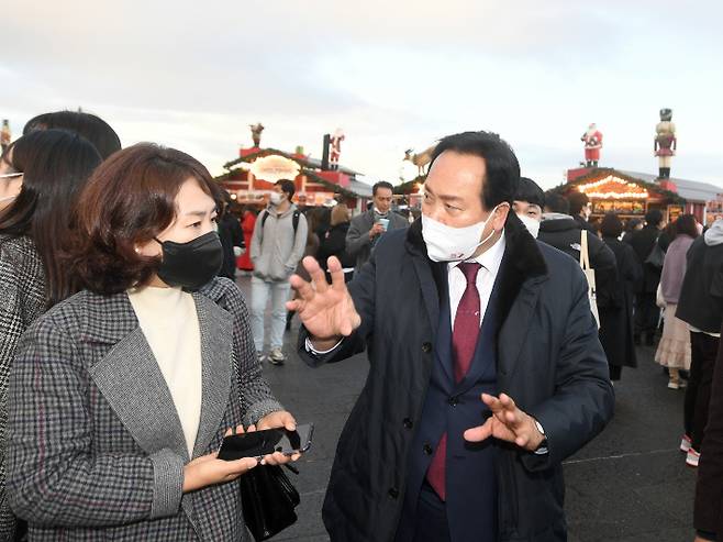 이권재 오산시장이 지난해 12월 국외 벤치마킹을 위해 일본 도쿄, 요코하마 지역을 방문한 모습. 오산시청 제공