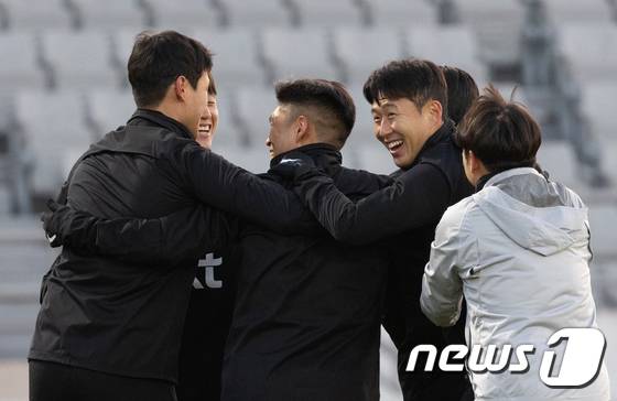 즐겁게 훈련하는 클린스만호 선수들. /사진=뉴스1