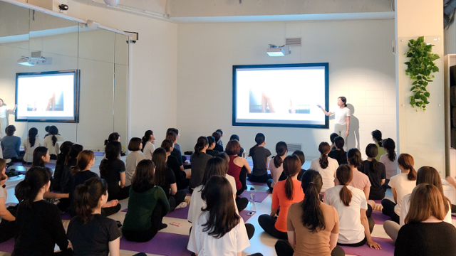 조새한별 파인유얼뷰티 대표가 과거 운영했던 통증완화센터에서의 강의 모습. 파인유얼뷰티 제공