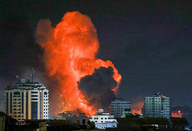 ▲ 10월 9일(현지시각) 이스라엘이 가자지구에 대한 공습을 가하고 있다. ⓒAFP=연합뉴스