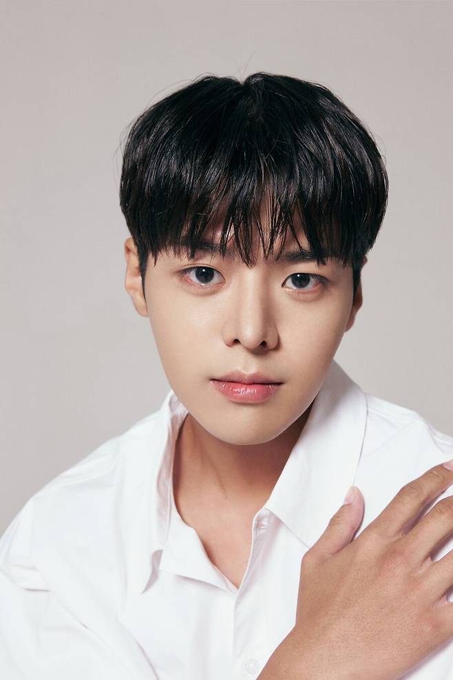 ▲ 반짝이는 워터멜론 려운. 제공| 럭키컴퍼니