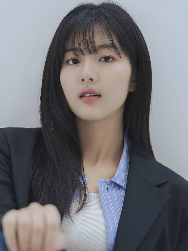 배우 신은수가  ‘반짝이는 워터멜론’에서 선천적 청각장애인 청아 역을 맡아 호연했다. 사진ㅣ앤피오엔터테인먼트