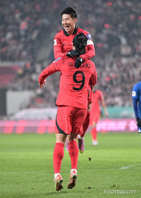 손흥민(뒤), 조규성(이상 한국 남자 축구 대표팀). 서형권 기자