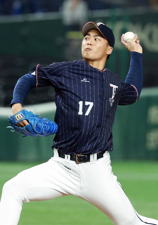 18일 일본 도쿄돔에서 열린 아시아프로야구챔피언십(APBC) 예선 최종전 대한민국과 대만의 경기. 대만 왕옌청이 역투하고 있다. 2023.11.18. 사진 | 도쿄=연합뉴스