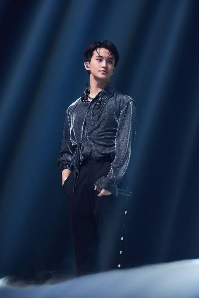 그룹 NCT 127(태일 쟈니 태용 유타 도영 재현 윈윈 마크 해찬 정우) 세 번째 투어 '네오 시티 : 서울 - 더 유니티(NEO CITY : SEOUL - THE UNITY). / SM엔터테인먼트