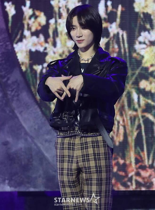 보이 그룹 투모로우바이투게더(TXT) 범규가 12일 오후 서울 동대문구 회기동 경희대학교 평화의 전당에서 진행된 정규 3집 '이름의 장: FREEFALL' 발매 기념 쇼케이스에 참석해 포즈를 취하고 있다.   투모로우바이투게더의 이번 앨범 타이틀곡 'Chasing That Feeling'은 1980년대 감성의 뉴 웨이브 장르 곡이다.  2023.10.12 /사진=김창현