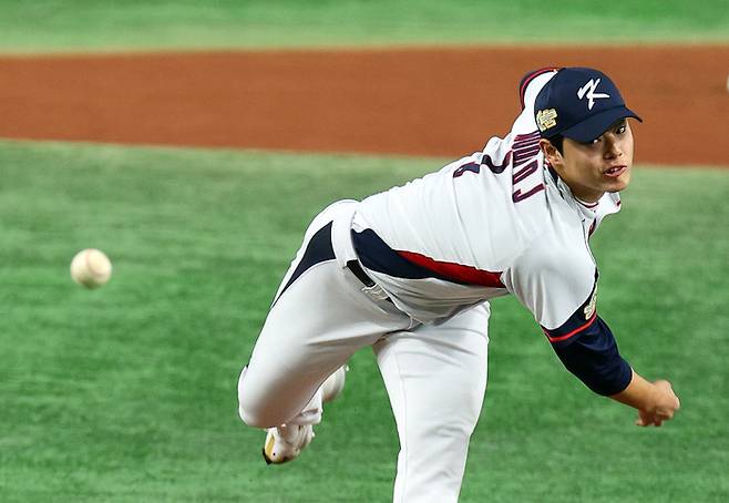 16일 일본 도쿄돔에서 열린 아시아프로야구챔피언십(APBC) 예선 1차전 대한민국과 호주의 경기. 한국 선발 문동주가 역투하고 있다. 2023.11.16. 사진 | 도쿄=연합뉴스