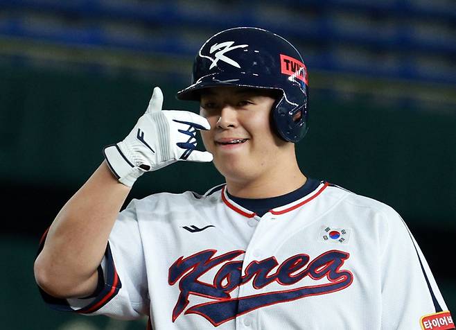18일 일본 도쿄돔에서 열린 아시아프로야구챔피언십(APBC) 예선 최종전 대한민국과 대만의 경기. 1회말 1사 1,3루에서 노시환이 1타점 적시타를 치고 세리머니를 하고 있다. 2023.11.18. 사진 | 도쿄=연합뉴스