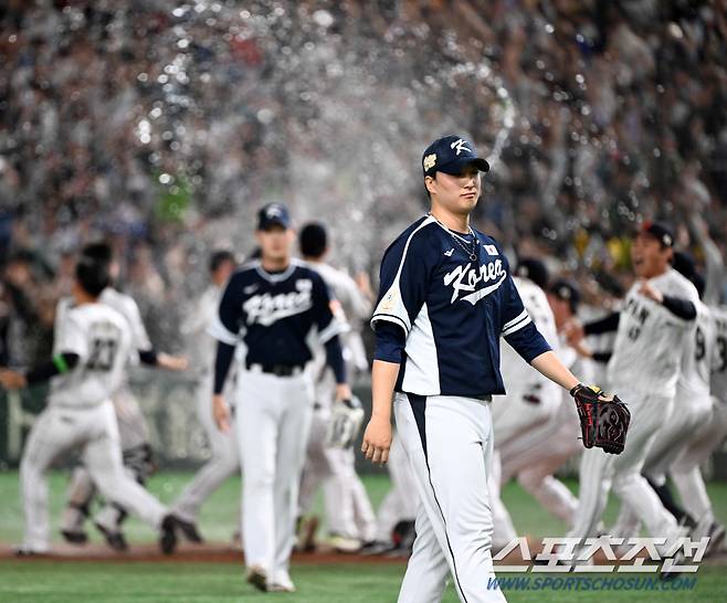 19일 일본 도쿄돔에서 열린 2023 아시아 프로야구 챔피언십(APBC) 한국과 일본의 결승전. 경기에서 패한 한국 선수들이 아쉬워하고 있다. 도쿄(일본)=박재만 기자 pjm@sportschosun.com/2023.11.19/