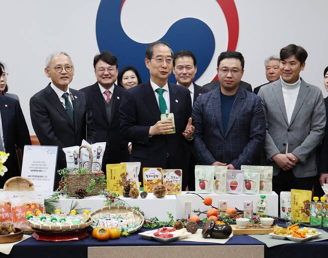 한덕수 국무총리가 21일 오전 서울 종로구 정부서울청사에서 열린 우수 농식품 홍보행사에 참석해 발언하고 있다. 뉴시스
