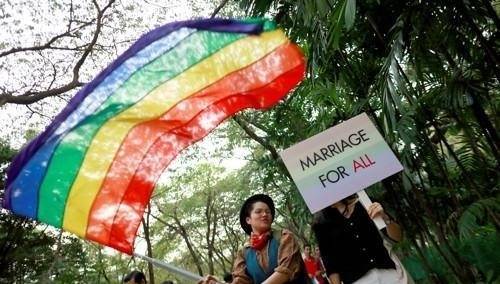 ▲ 태국 내 동성애자 관련 행사에서 동성 결혼 허용을 촉구하는 참가자들 사진 : 연합뉴스&nbsp;