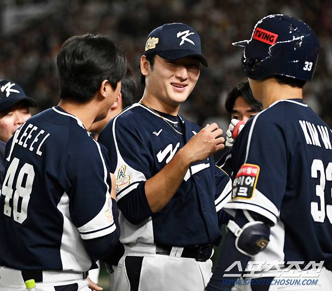 19일 일본 도쿄돔에서 열린 2023 아시아 프로야구 챔피언십(APBC) 한국과 일본의 결승전. 곽빈이 이닝을 마친 뒤 숨을 고르고 있다. 도쿄(일본)=박재만 기자 pjm@sportschosun.com/2023.11.19/