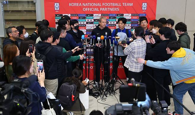 ▲ 축구대표팀이 중국과의 원정 경기에서 3-0 승리를 거뒀다. 귀국 후 취재진과 인터뷰에 응한 위르겐 클린스만 축구대표팀 감독은 "정말 좋았다"라고 전했다. ⓒ연합뉴스