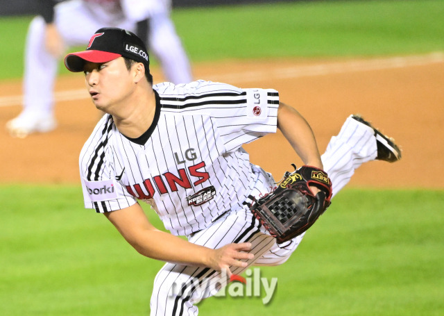 고우석, 2023년 11월 8일 오후 서울 잠실야구장에서 진행된 '2023 KBO 프로야구' 포스트시즌 한국시리즈 2차전 LG 트윈스와 kt 위즈의 경기/마이데일리