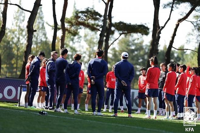 [서울=뉴시스]훈련 중인 여자축구대표팀. (사진=대한축구협회 제공)