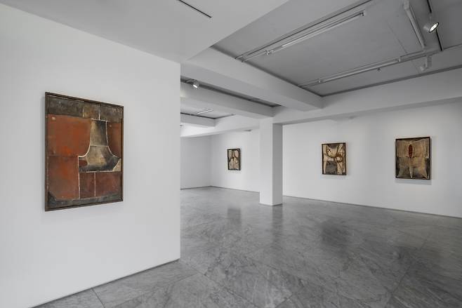 Installation view of “Kwon Jin Kyu: The Reliefs” at PKM Gallery in Seoul (PKM Gallery)