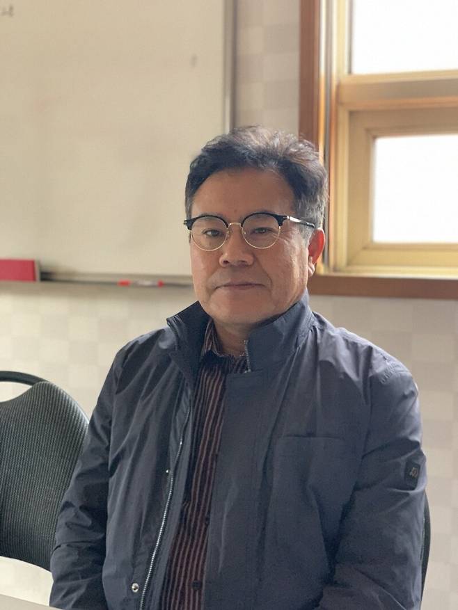 ▲지난 15~16일 경남 거제에서 만난 백승태 거제신문 편집국장. 사진=윤유경 기자.