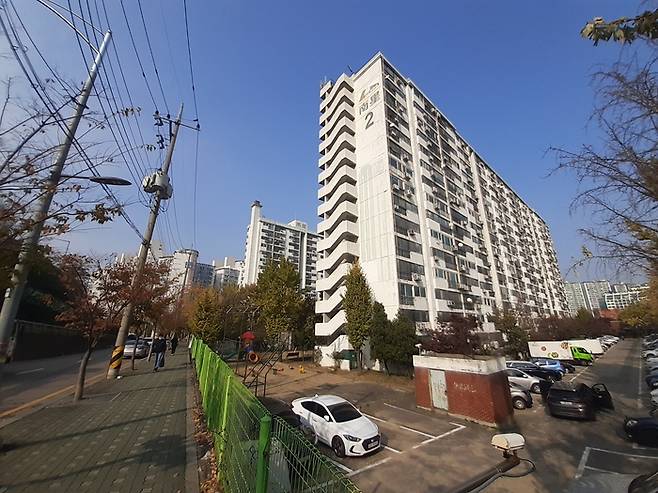 재건축 추진되고 있는 영등포구 문래동 남성아파트 전경