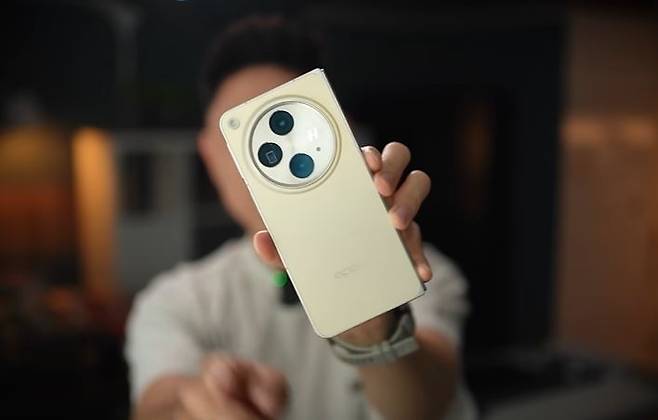 오포 파인드 N3. [유튜브 Lim Reviews 캡처