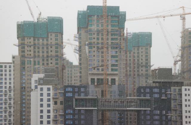 재건축·재개발 입주권의 장특공제 보유 기간은 옛 집 취득일로부터 관리처분계획인가일까지만 인정된다. 서울의 한 재건축 아파트 건설 현장./연합뉴스