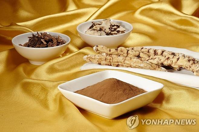 내츄럴엔도텍의 백수오 등 복합추출물 [내츄럴엔도텍 제공]