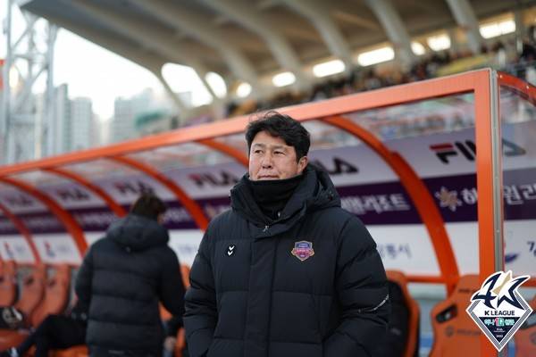 김도균 감독(수원FC). 한국프로축구연맹