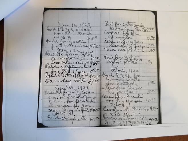 이승만 대통령이 하와이에서 독립운동을 할 때 돈의 용처를 기록했던 회계수첩. 이덕희 소장은 "이승만 기념관이 건립되면 이 수첩은 꼭 전시해야 한다"고 말했다. /이덕희 한인이민연구소장