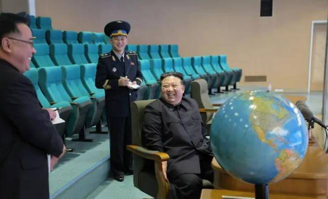 On November 25, the Korean Central News Agency reported that North Korean leader Kim Jong-un visited the National Aerospace Development Administration’s Pyongyang Control Center and reviewed satellite images captured by the military reconnaissance satellite, Malligyong-1, on November 24. Yonhap News