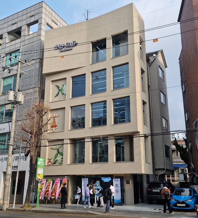 '원신' 테마 카페 전경.