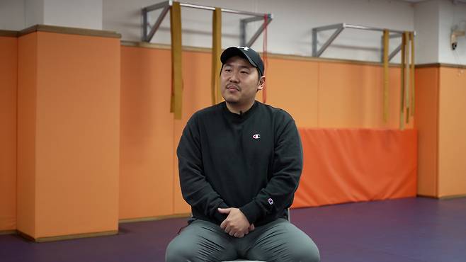 세종시 연서중학교 레슬링부를 운영하는 이정 선생님. 학교체육진흥회 제공