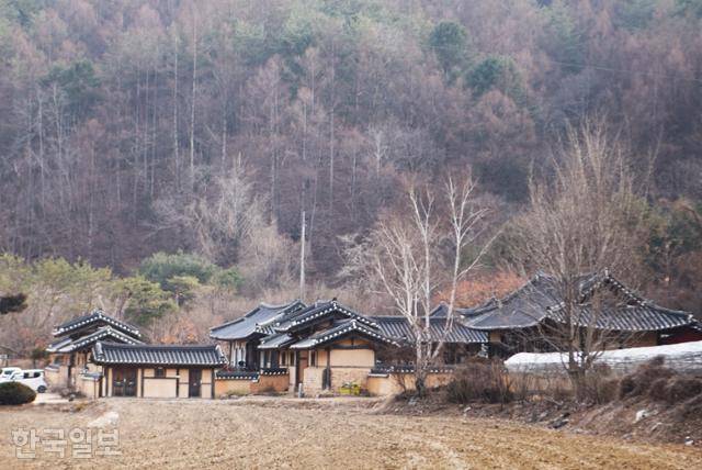 예던길 가는 길목에 위치한 진성 이씨 퇴계종택.