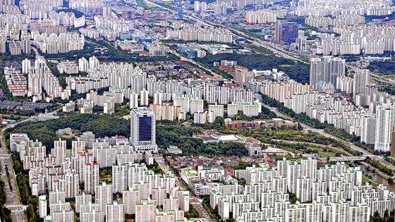 경기도 성남시 분당신도시 일대 아파트 밀집지역 전경. 중앙포토