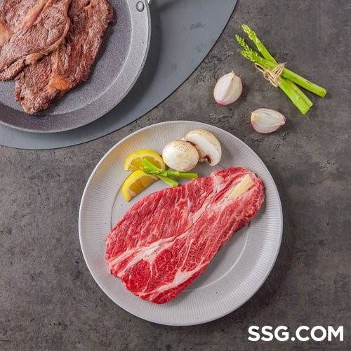 SSG닷컴이 선보이는 반값 한우 등심. [SSG닷컴 제공]