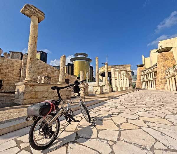 마카오로 건너가 처음 만난 풍경. 유럽에 의해 개항된 마카오여서 분위기가 독특하다.