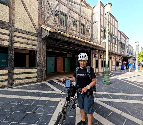 마카오 페리터미널 근처 카지노와 대형호텔들. 외곽에 소박하게 꾸며져 있어 당일 관광객이 편하게 즐기다 가기 좋았다.