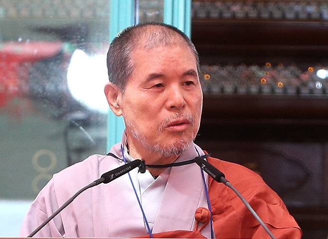 조계종 제33·34대 총무원장을 지낸 자승 스님이 지난 3월23일 서울 종로구 조계사에서 열린 상월결사 인도순례단 회향식에서 회향사를 하는 모습. (뉴스1 DB) ⓒ News1