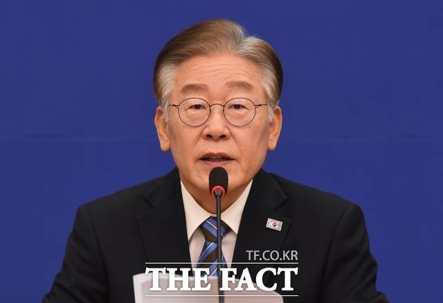 더불어민주당이 선거제도 개편을 두고 당내 갈등이 격화되고 있다. 이 대표는 사실상 병립형 회귀 의사를 밝혀 '본인의 대선 공약을 잊은 것'이라는 당내 비판이 쏟아지고 있다. /이새롬 기자