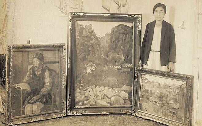 1933년경 나혜석의 모습. 이혼 후 여자미술학사를 개설하고, 다양한 작품 제작에 몰두하던 시기다. /수원시립아이파크미술관 소장