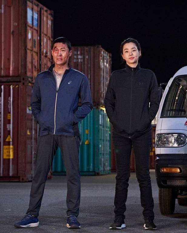 '극한직업' 출연한 진선규와 이하늬. 사진제공=CJ ENM.